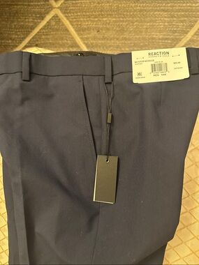 Reaction Kenneth Cole Navy Flat-Front Dress Shorts